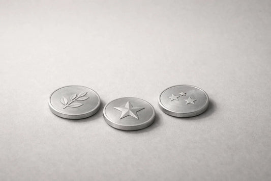 Metalpoletter i design-håndværk